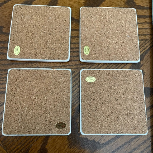 🎉2xHP🎉Set of 4 floral coasters with cork backing.🎉2xHP🎉 - Picture 2 of 4
